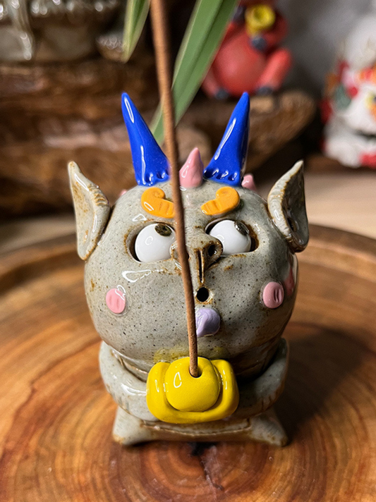Little dragon attracts wealth incense burn